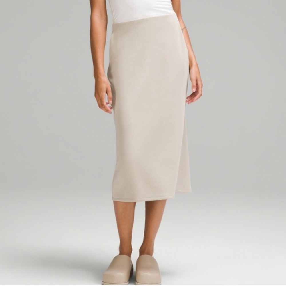 Lululemon Softstreme High Rise Midi Skirt size 6